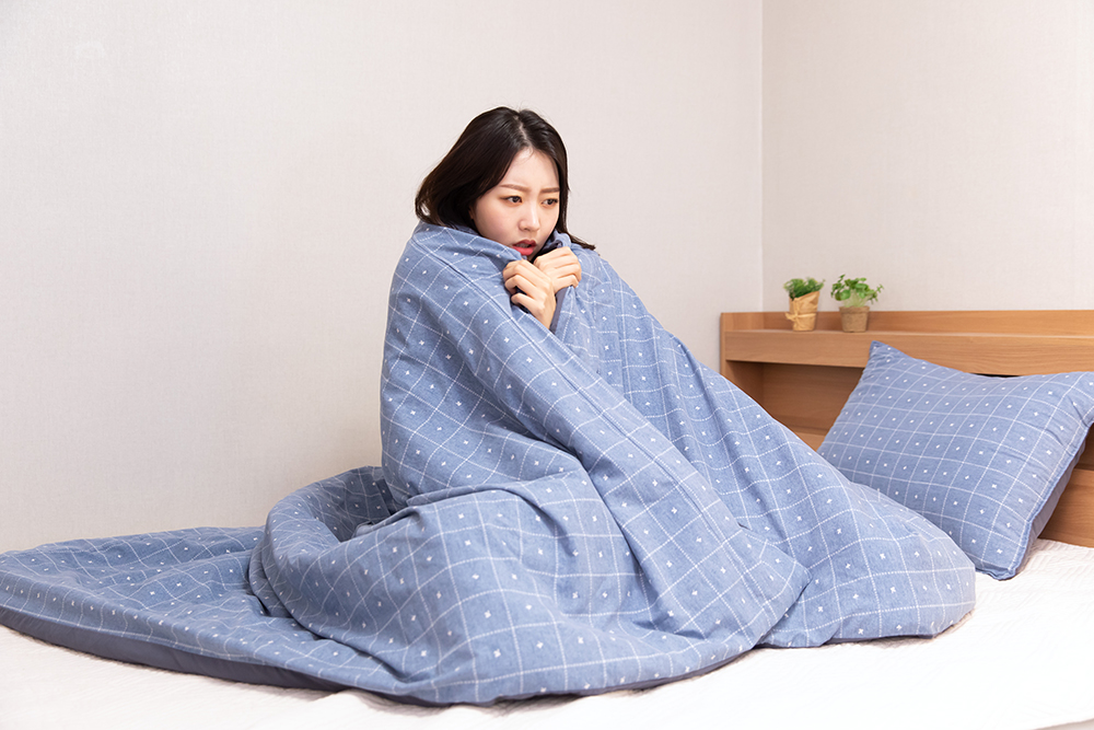 몸이 아픈 날에도 평상시와 같이 당뇨병 약을 먹거나 인슐린 주사를 맞아야 하나요?
