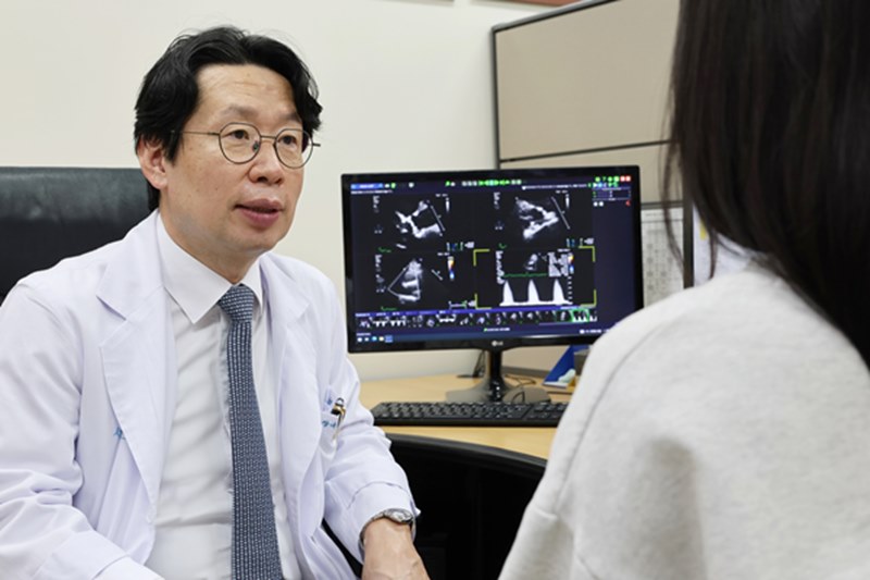 무증상 대동맥판막협착증에서 조기 수술 ‘장기적 효과’ 입증