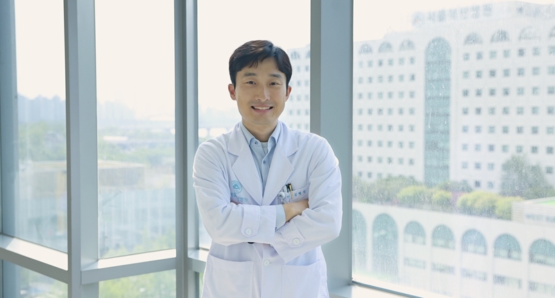 신경과 김현진 교수 <br> '치료의 한계를 넘어 가능성을 찾다'